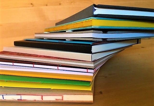 Allerlei boeken met elk een unieke wijze van afwerking wat jouw boek veel meer impact geeft.